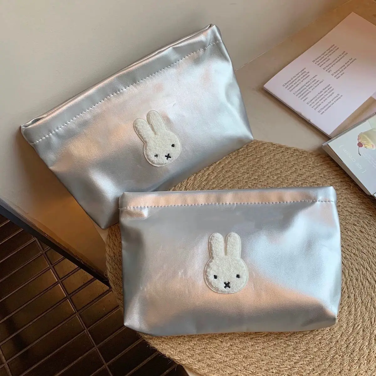 Women'S Xl Bags - กระเป๋าเครื่องสำอางลายการ์ตูนมิฟฟี่ กระเป๋าใส่ของใช้ส่วนตัวแบบพกพาความจุขนาดใหญ่ ดีไซน์สร้างสรรค์สำหรับการเดินทาง กระเป๋าเก็บของแบบมีซิปสำหรับผู้หญิง