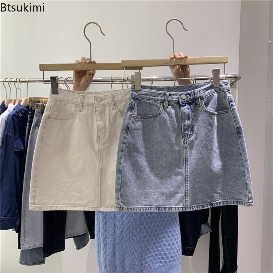 Women Bags Jeans - กระโปรงยีนส์สั้นแฟชั่นสำหรับผู้หญิง รุ่นใหม่ประจำฤดูร้อนปี 2026 เอวสูง เซ็กซี่ กระชับสะโพก